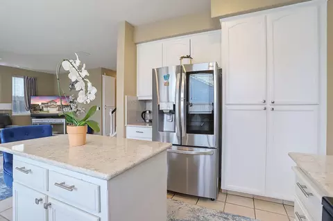 Kitchen - 1988 London Ave, Manteca, CA 95336 photo 5 of 5