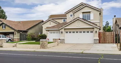 Exterior - 1988 London Ave, Manteca, CA 95336 photo 3 of 17