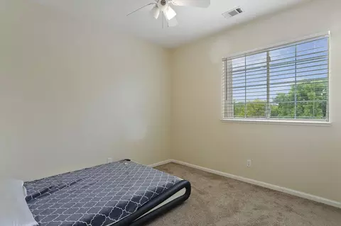 Bedroom - 1988 London Ave, Manteca, CA 95336 photo 5 of 11