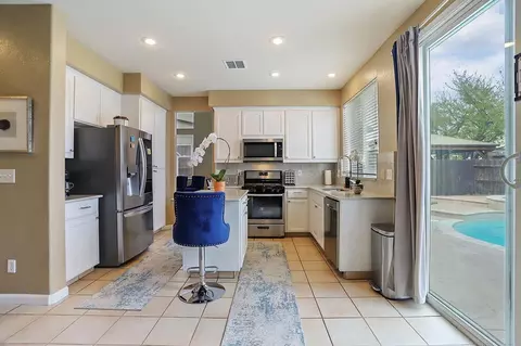 Kitchen - 1988 London Ave, Manteca, CA 95336 photo 1 of 5