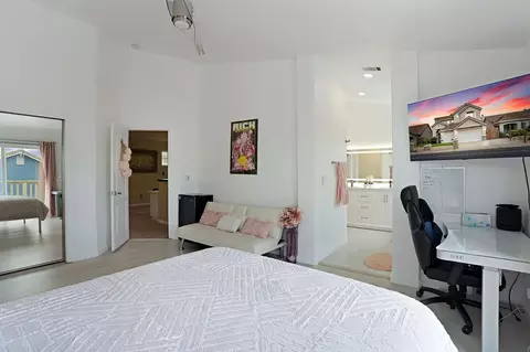 Bedroom - 1988 London Ave, Manteca, CA 95336 photo 11 of 11