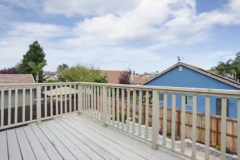 Exterior - 1988 London Ave, Manteca, CA 95336 photo 7 of 17