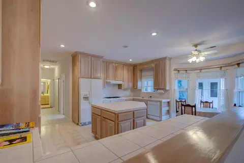 Kitchen - 7906 W Bates Rd, Tracy, CA 95304 photo 6 of 11