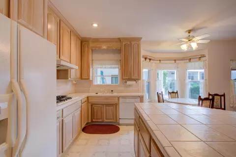 Kitchen - 7906 W Bates Rd, Tracy, CA 95304 photo 11 of 11
