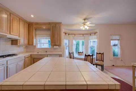 Kitchen - 7906 W Bates Rd, Tracy, CA 95304 photo 10 of 11