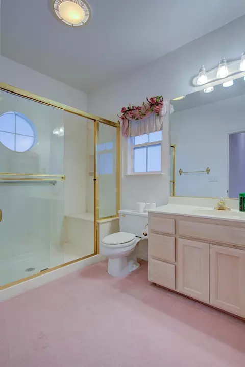 Bath - 7906 W Bates Rd, Tracy, CA 95304 photo 3 of 7