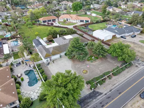 View/Area - 7906 W Bates Rd, Tracy, CA 95304 photo 5 of 11