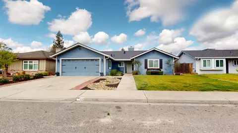 Exterior - 885 Berea Dr, Turlock, CA 95382 photo 3 of 11
