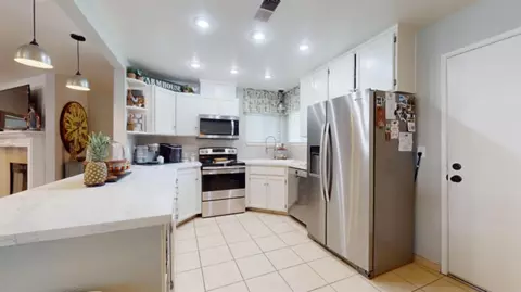 Kitchen - 885 Berea Dr, Turlock, CA 95382 photo 3 of 7