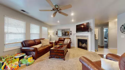 Living - 885 Berea Dr, Turlock, CA 95382 photo 2 of 5