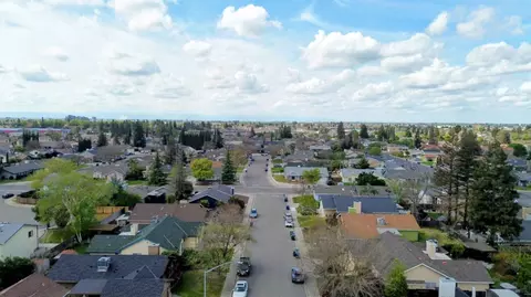 View/Area - 885 Berea Dr, Turlock, CA 95382 photo 3 of 4