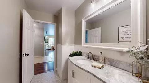 Bath - 885 Berea Dr, Turlock, CA 95382 photo 1 of 5