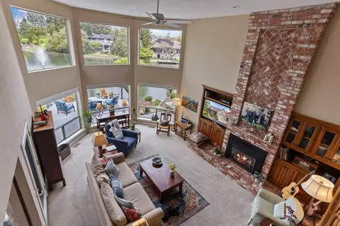 Living - 241 River Oaks, Lodi, CA 95240 photo 10 of 10