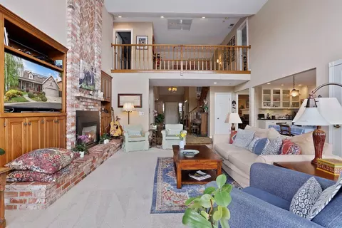 Living - 241 River Oaks, Lodi, CA 95240 photo 4 of 10