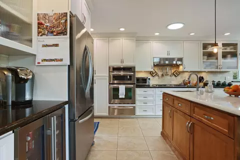 Kitchen - 241 River Oaks, Lodi, CA 95240 photo 7 of 9