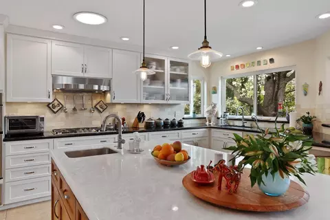 Kitchen - 241 River Oaks, Lodi, CA 95240 photo 4 of 9