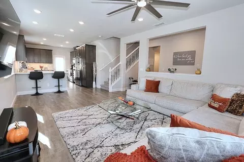 Living - 905 Posey St, Galt, CA 95632 photo 4 of 4