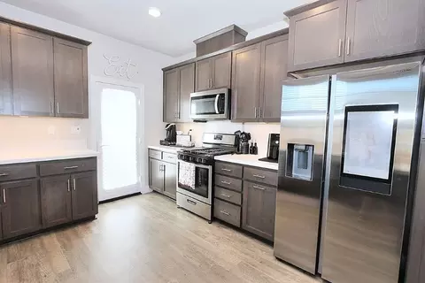 Kitchen - 905 Posey St, Galt, CA 95632 photo 4 of 6