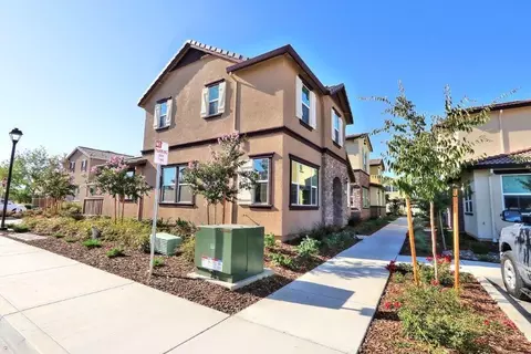 Exterior - 905 Posey St, Galt, CA 95632 photo 4 of 8
