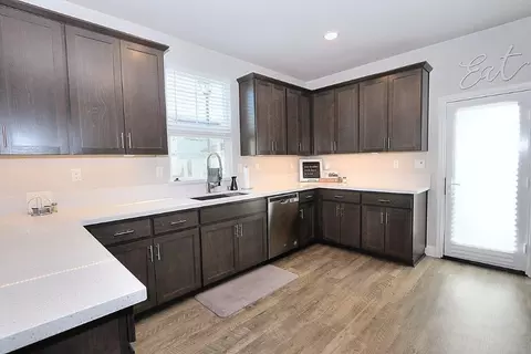Kitchen - 905 Posey St, Galt, CA 95632 photo 3 of 6