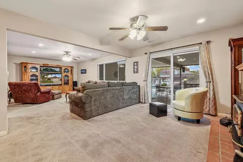 Living - 1631 Elizabeth Ave, Modesto, CA 95355 photo 3 of 5