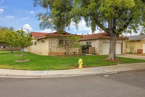 Exterior - 1631 Elizabeth Ave, Modesto, CA 95355 photo 4 of 11