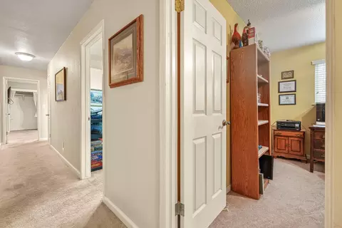 Entry Way - 1631 Elizabeth Ave, Modesto, CA 95355 photo 3 of 9