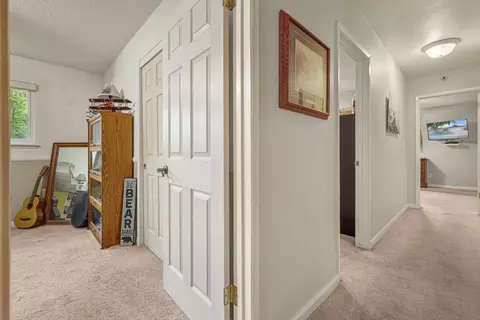 Entry Way - 1631 Elizabeth Ave, Modesto, CA 95355 photo 7 of 9