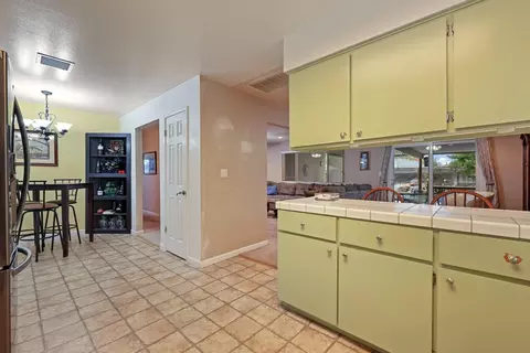 Kitchen - 1631 Elizabeth Ave, Modesto, CA 95355 photo 4 of 6