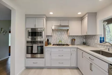 Kitchen - 9541 Horseshoe Bar Rd, Loomis, CA 95650 photo 2 of 3
