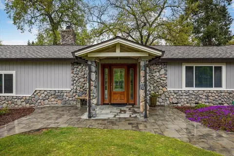 Exterior - 9541 Horseshoe Bar Rd, Loomis, CA 95650 photo 1 of 11