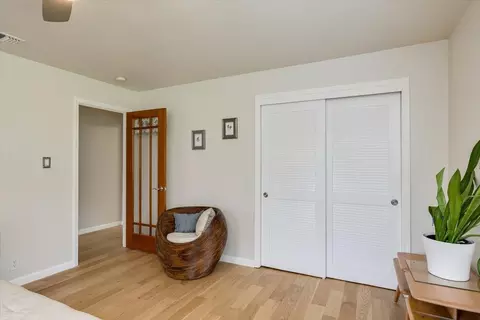 Bedroom - 9541 Horseshoe Bar Rd, Loomis, CA 95650 photo 2 of 5