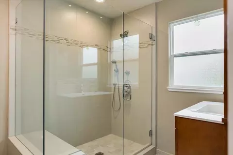 Bath - 9541 Horseshoe Bar Rd, Loomis, CA 95650 photo 4 of 5