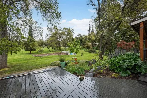 Exterior - 9541 Horseshoe Bar Rd, Loomis, CA 95650 photo 4 of 11