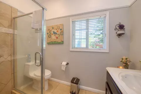 Bath - 640 N 4th St, Patterson, CA 95363 photo 3 of 3