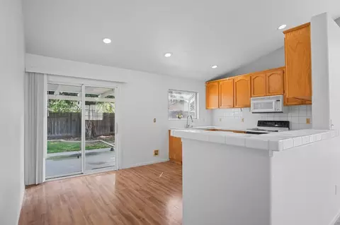 4614 Glimmer Ln, Turlock, CA 95382 photo 10