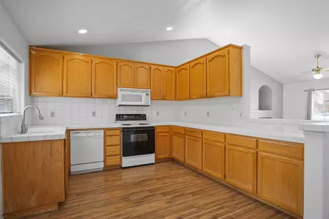 4614 Glimmer Ln, Turlock, CA 95382 photo 13
