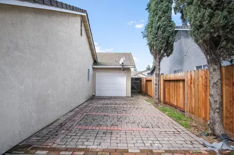 4614 Glimmer Ln, Turlock, CA 95382 photo 25