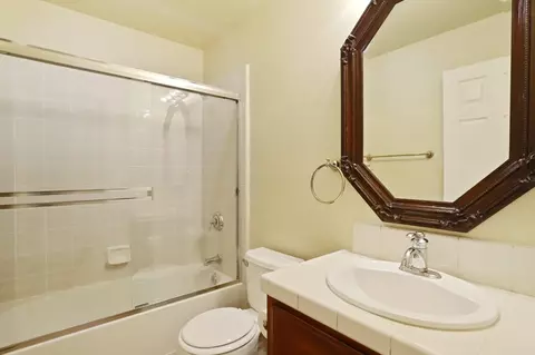 Bath - 2062 Basque Dr, Tracy, CA 95304 photo 1 of 5