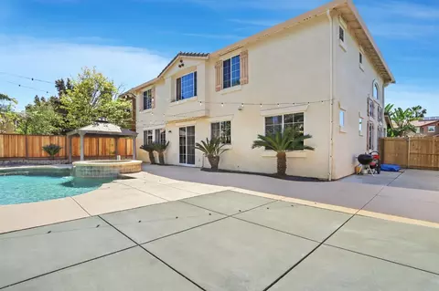 Exterior - 2062 Basque Dr, Tracy, CA 95304 photo 7 of 13