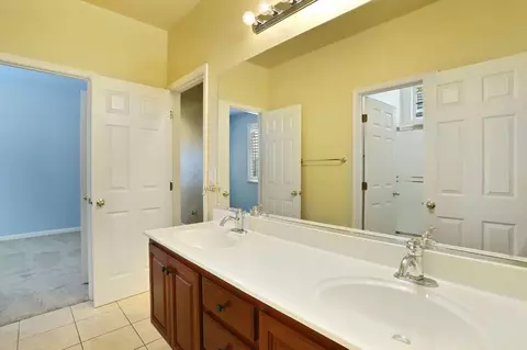 Bath - 2062 Basque Dr, Tracy, CA 95304 photo 3 of 5