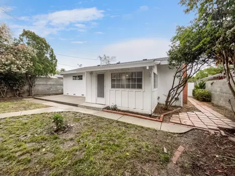 Exterior - 6042 Remington Ave, Carmichael, CA 95608 photo 6 of 8