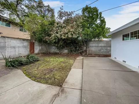 Exterior - 6042 Remington Ave, Carmichael, CA 95608 photo 4 of 8