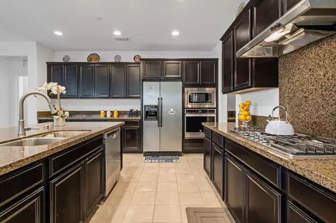 Kitchen - 1409 Crystal Dr, Lathrop, CA 95330 photo 3 of 9