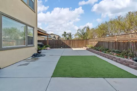 Exterior - 1409 Crystal Dr, Lathrop, CA 95330 photo 9 of 10