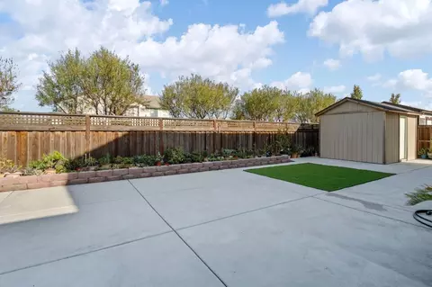 Exterior - 1409 Crystal Dr, Lathrop, CA 95330 photo 7 of 10