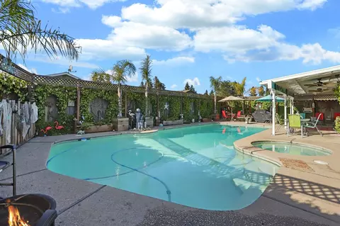 Exterior - 320 Brian Ln, Turlock, CA 95382 photo 13 of 15