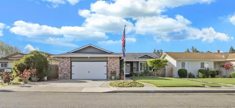 Exterior - 320 Brian Ln, Turlock, CA 95382 photo 2 of 15