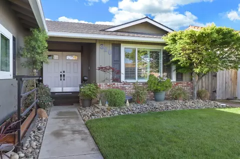 Exterior - 320 Brian Ln, Turlock, CA 95382 photo 5 of 15