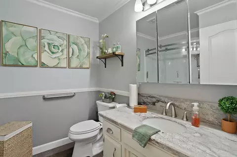 Bath - 320 Brian Ln, Turlock, CA 95382 photo 1 of 4